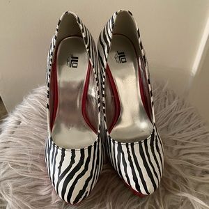 New J Lo Pumps Heels